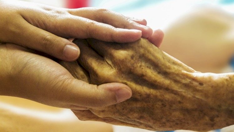 Pesan Paus Fransiskus Untuk Hari Kakek Nenek dan Mereka Yang Lanjut Usia 25 Juli 2021 (Bahasa Indonesia)